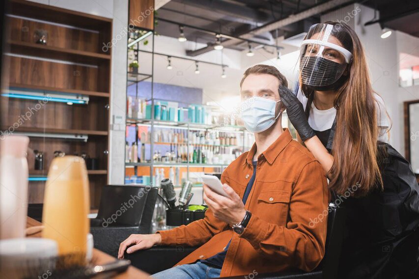 Gesichtspflege mit Maske nach Haarschnitt und Bartbehandlung